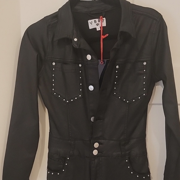 VBRT Brand new with tags Jumpsuit! So unique and stylish - Picture 7 of 7